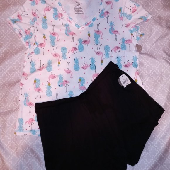 Lounge wear - Picture 1 of 4